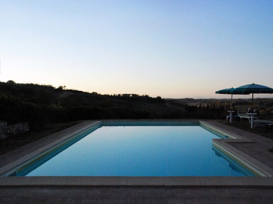 Swimming pool 11 C-type print, 51.5 x 77 cm Edition of 5